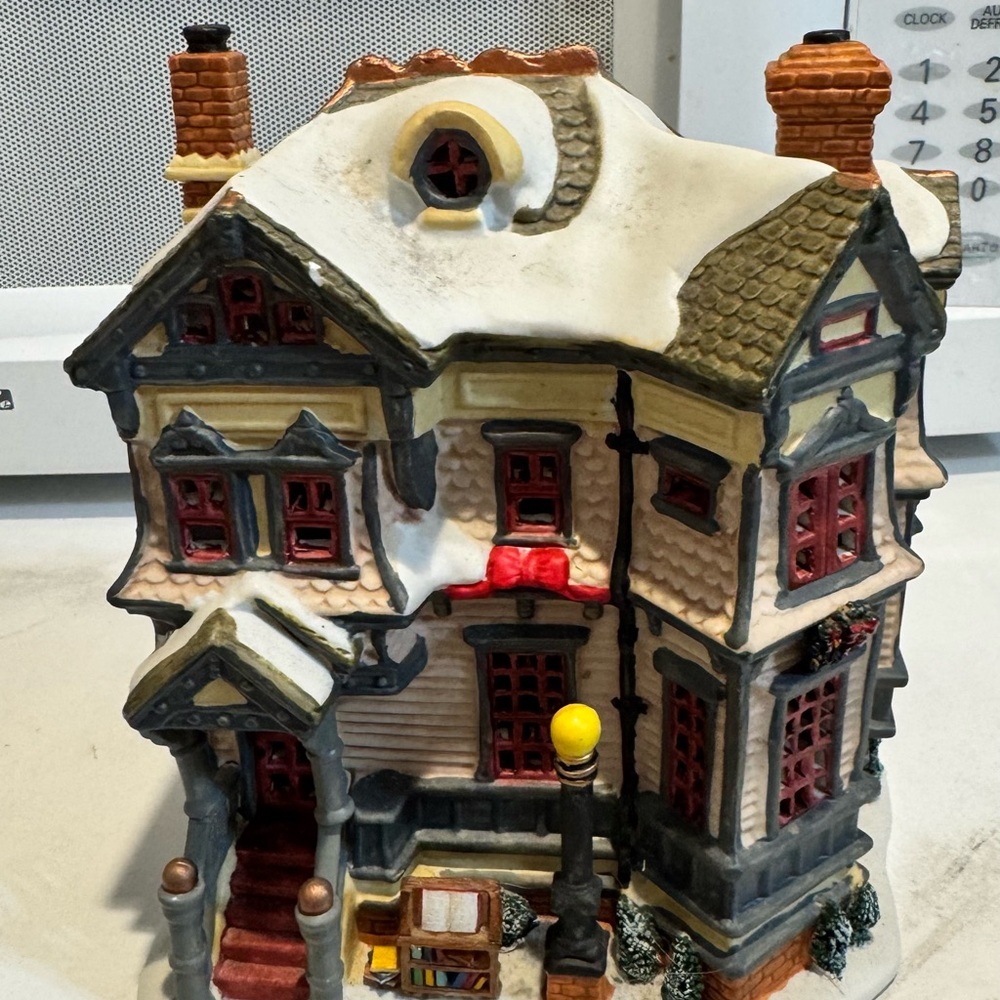 Lemax Christmas village 2002